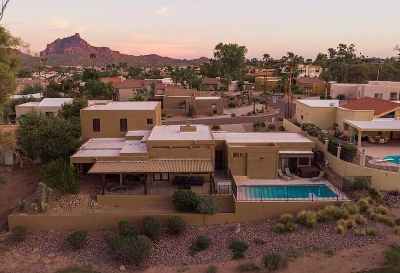 Luxe 4 Bdrm W/pool And Spa On Golf Course Lot!