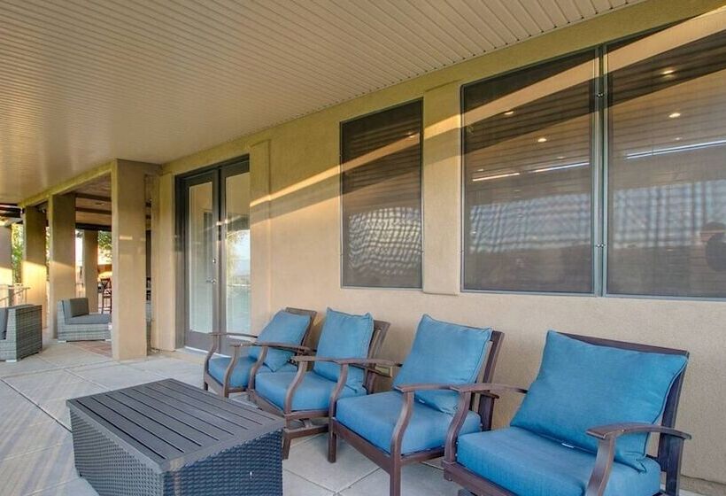 Luxe 4 Bdrm W/pool And Spa On Golf Course Lot!