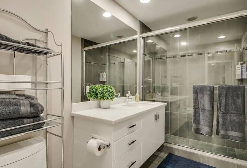 Luxe 4 Bdrm W/pool And Spa On Golf Course Lot!