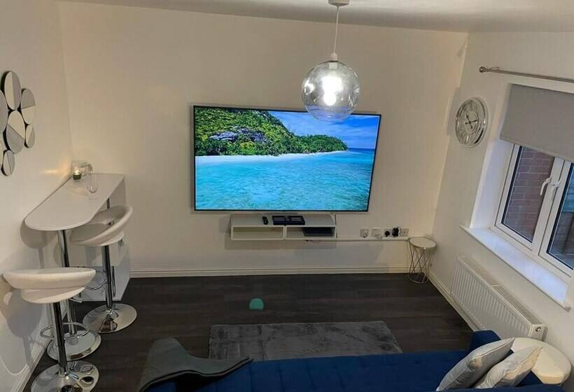 إقامة Charming 2 Bed Terraced Home In Dartford