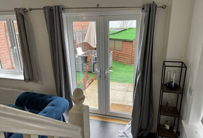 إقامة Charming 2 Bed Terraced Home In Dartford