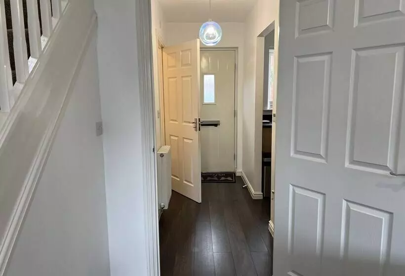 Residenssi Charming 2 Bed Terraced Home In Dartford