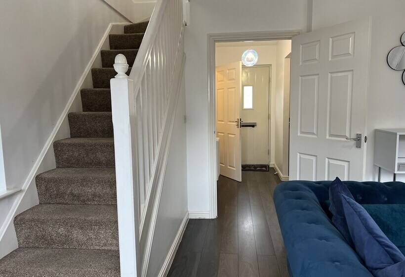 إقامة Charming 2 Bed Terraced Home In Dartford