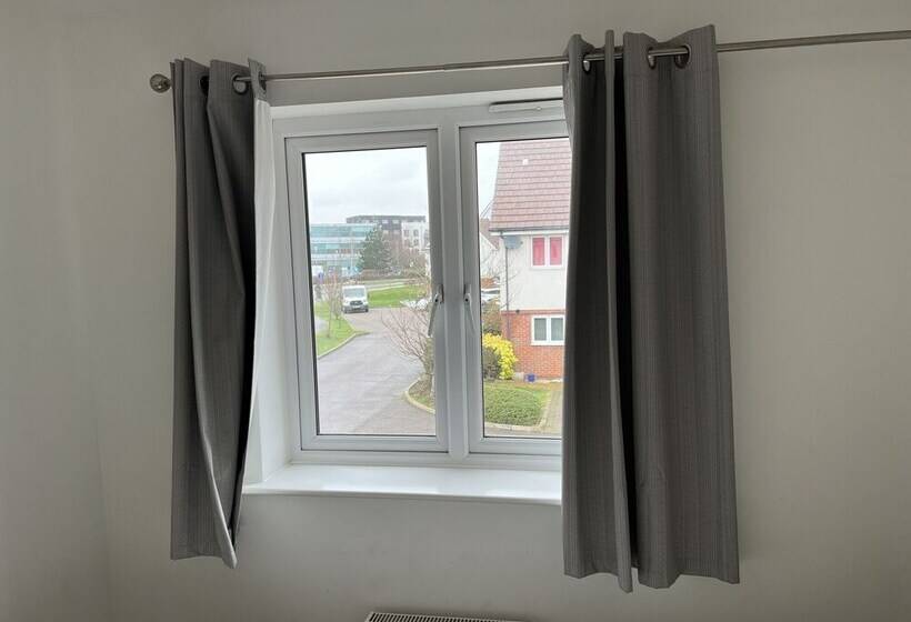 إقامة Charming 2 Bed Terraced Home In Dartford