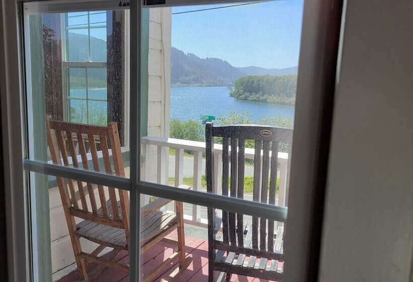 The Historic Requa Inn