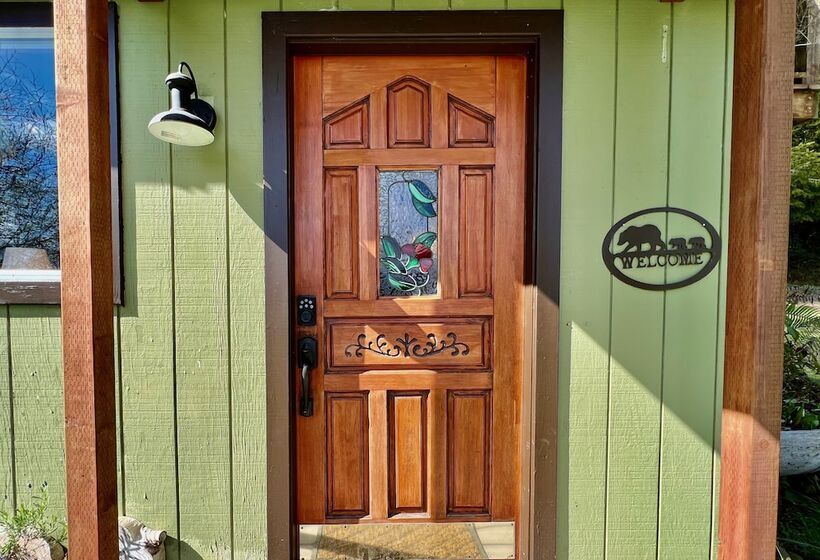 The Historic Requa Inn