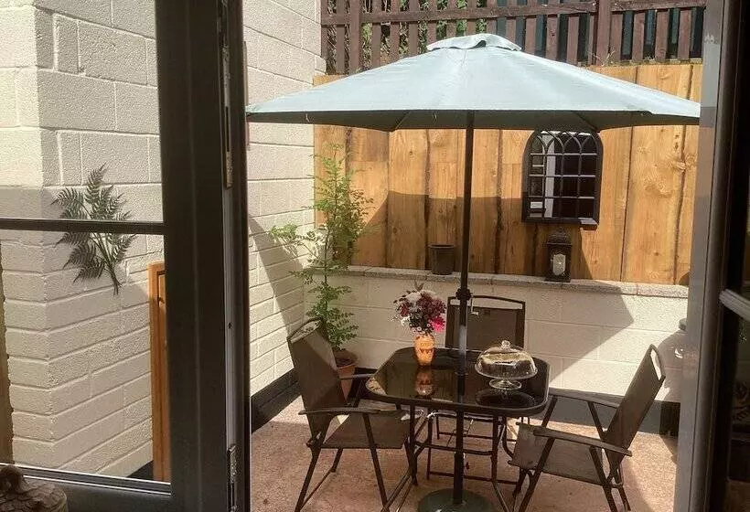 The Snuggery A Cosy Country Cottage