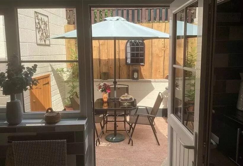 The Snuggery A Cosy Country Cottage