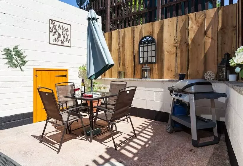 The Snuggery A Cosy Country Cottage