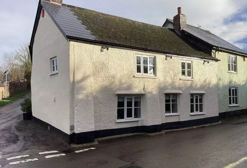 The Snuggery A Cosy Country Cottage