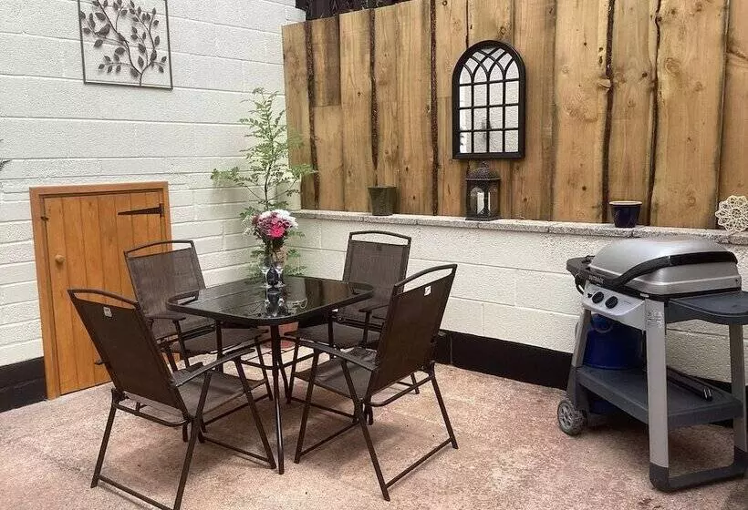 The Snuggery A Cosy Country Cottage