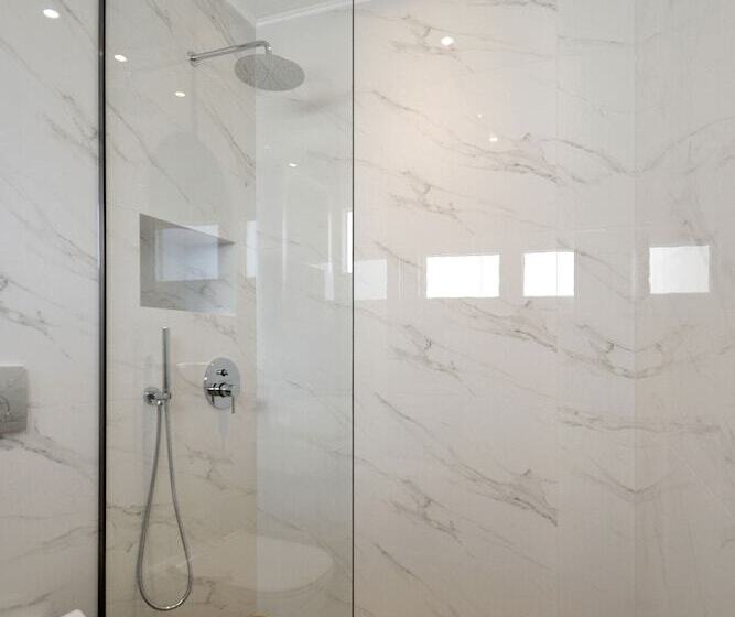 Voula Seaside Apartments