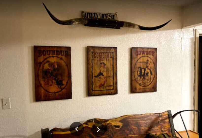 Wild Wild West Backpackers Hostel