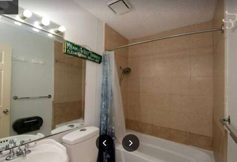 Wild Wild West Backpackers Hostel