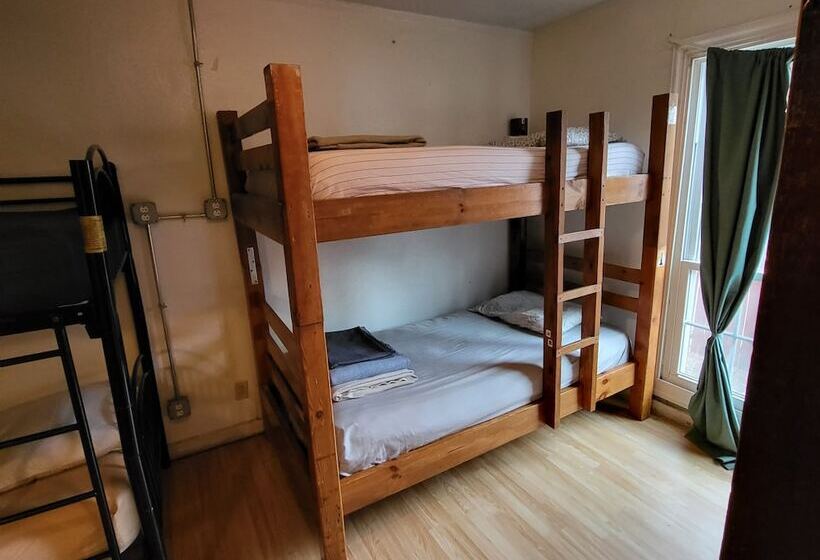 Wild Wild West Backpackers Hostel