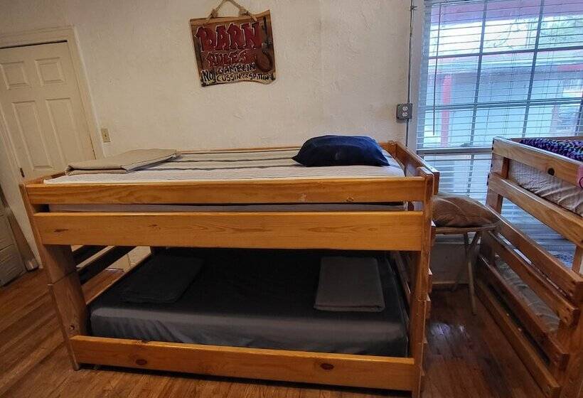 Wild Wild West Backpackers Hostel