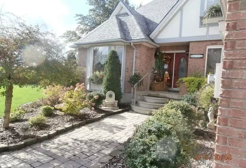 A Touch Of Country Bed & Breakfast