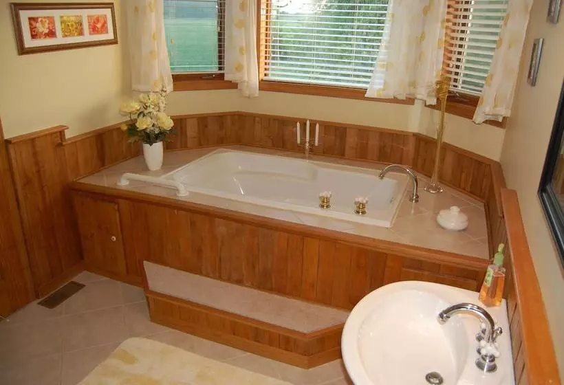 A Touch Of Country Bed & Breakfast