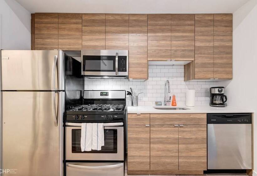 Full Kitchen And A Spa Bath   You Seriously Need To See This Studio!   747 Lofts Cabin 205 By Redawn