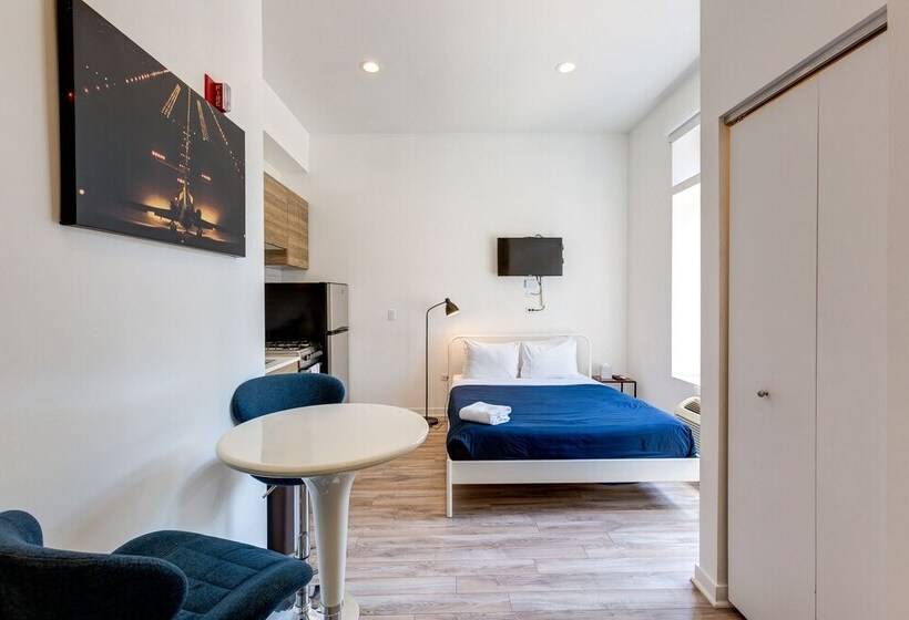 Ground Floor Studios In Chicago By 747 Lofts