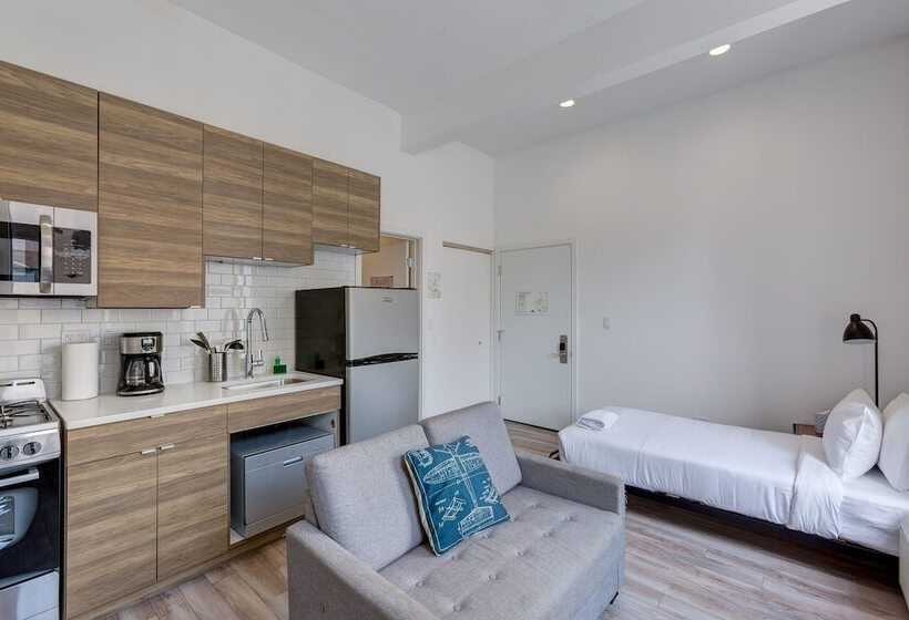 Ground Floor Studios In Chicago By 747 Lofts