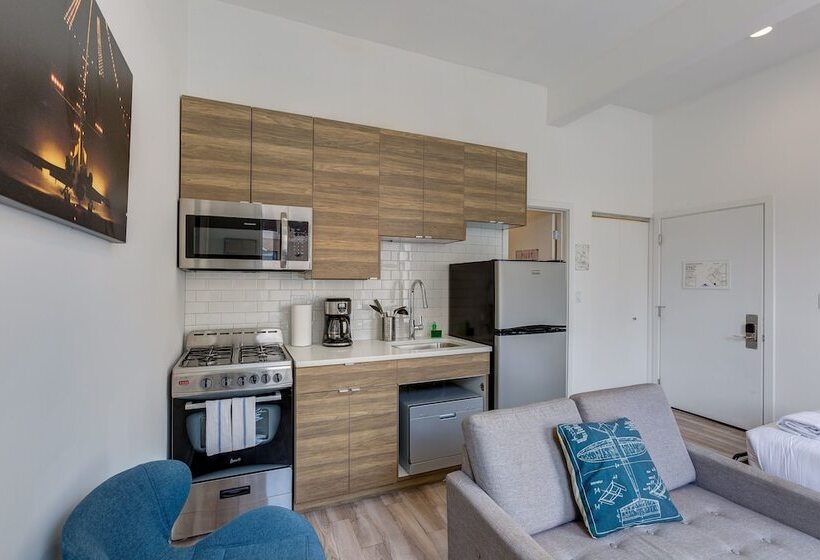 Ground Floor Studios In Chicago By 747 Lofts