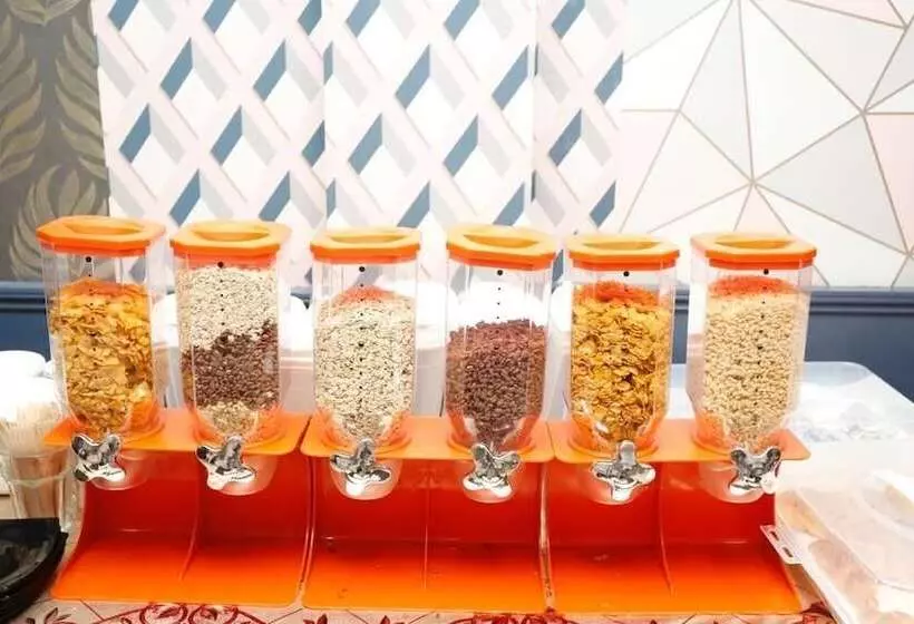 Acorn Lodge Hotel Gatwick & Parking