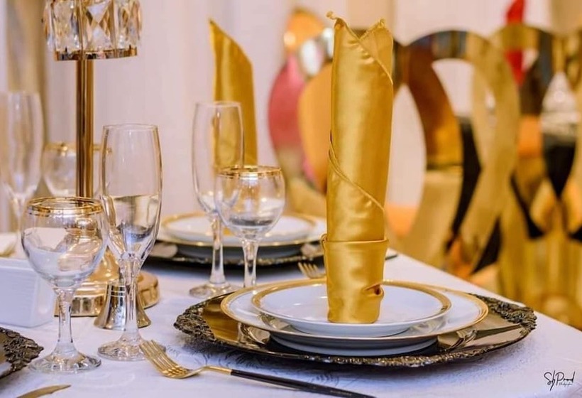 هتل Hôtel La Principauté Douala Bonapriso