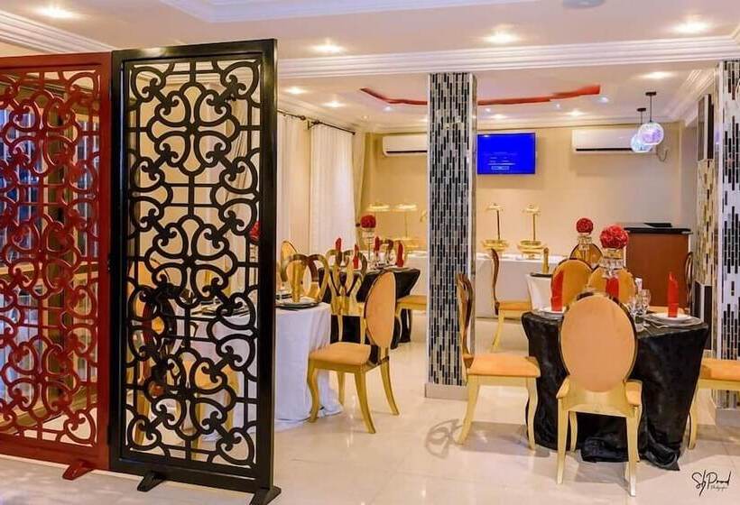 هتل Hôtel La Principauté Douala Bonapriso