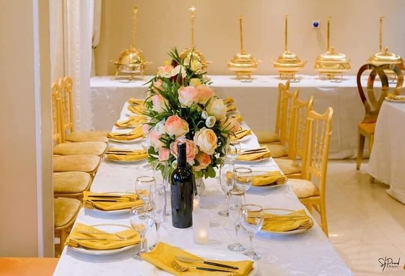 هتل Hôtel La Principauté Douala Bonapriso