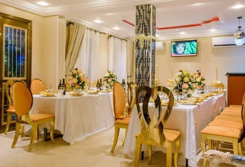 هتل Hôtel La Principauté Douala Bonapriso