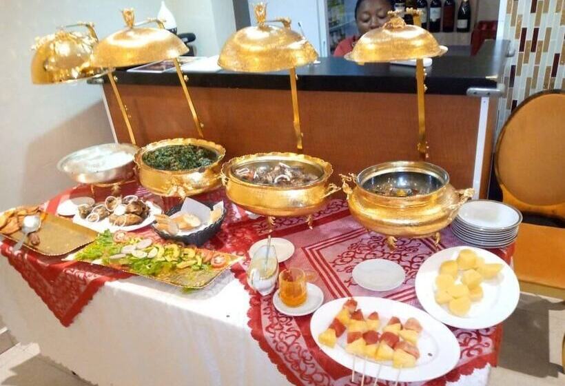 هتل Hôtel La Principauté Douala Bonapriso