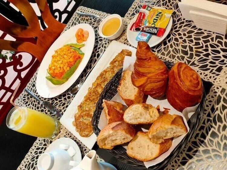 هتل Hôtel La Principauté Douala Bonapriso