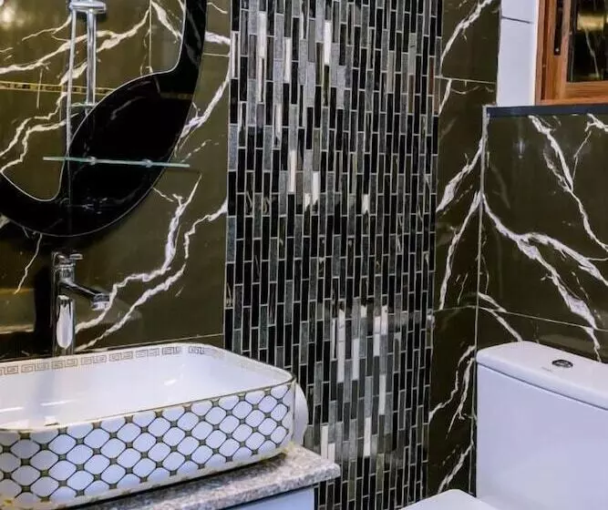 هتل Hôtel La Principauté Douala Bonapriso