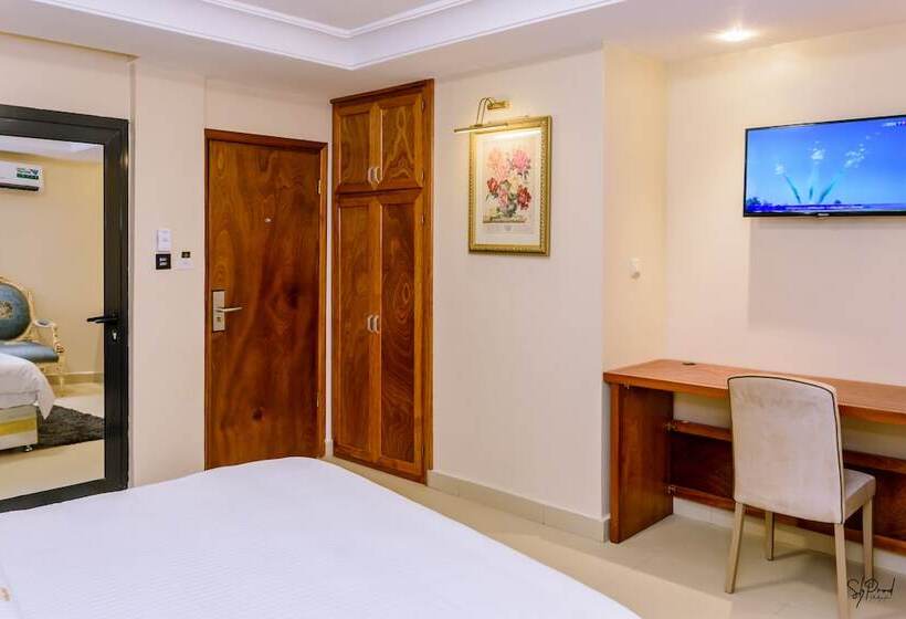 هتل Hôtel La Principauté Douala Bonapriso