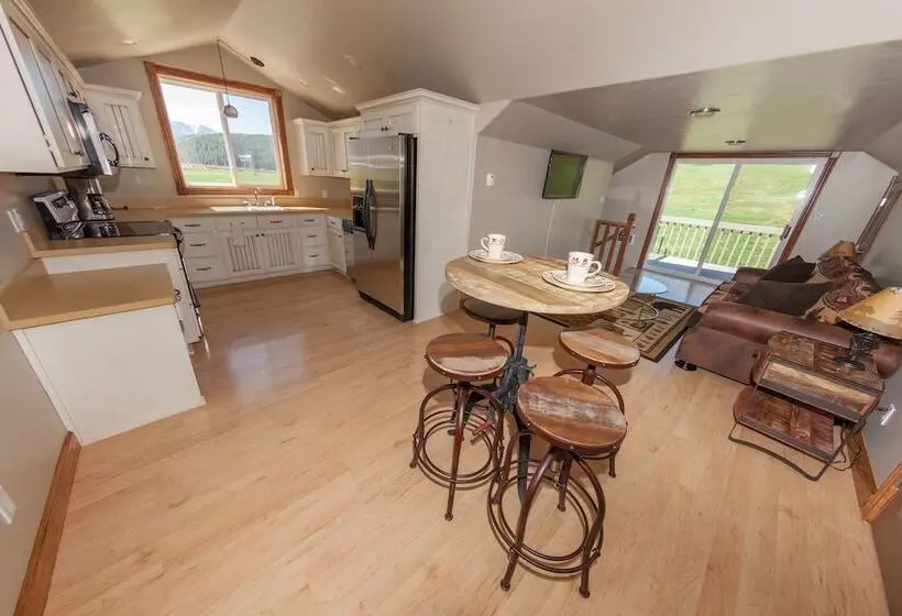 Hotelli Star Valley Lodge