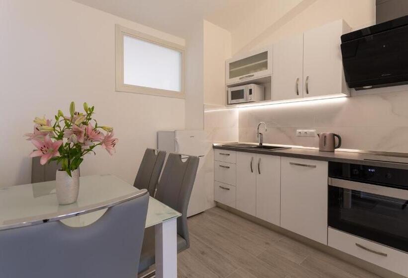 膳宿费 Villa Stonehouse