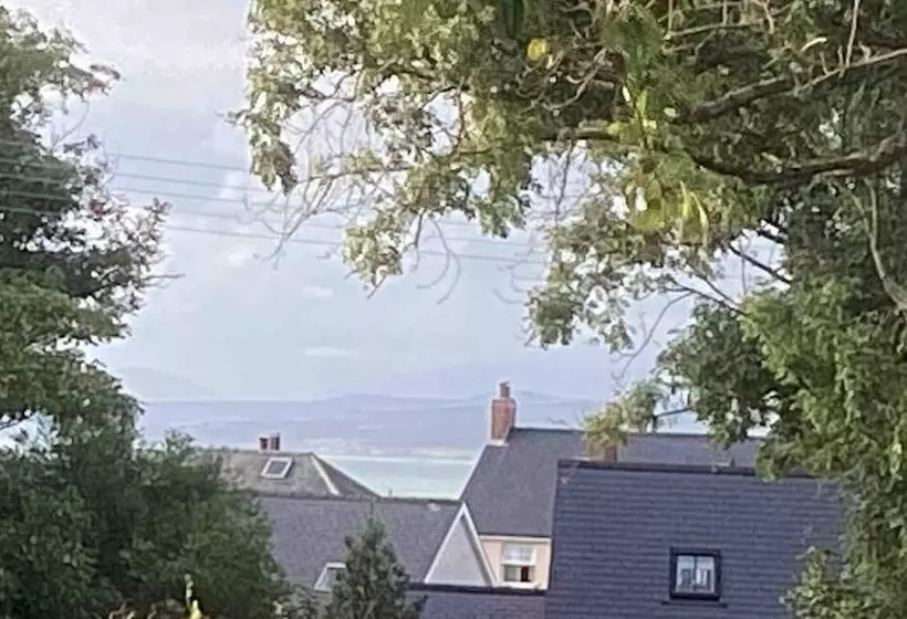 Residenssi Bungalow By The Beach, Sleeps 6, Snowdonia, Wales