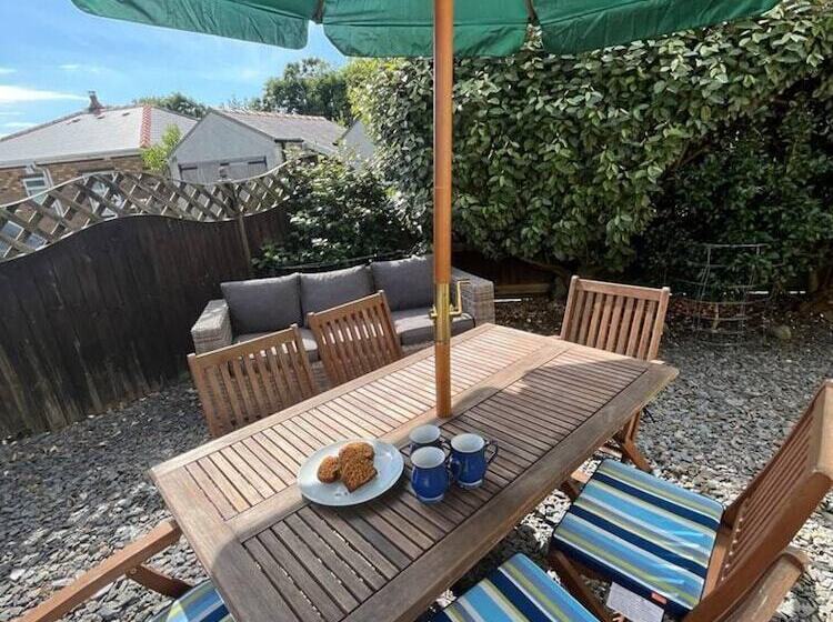 إقامة Bungalow By The Beach, Sleeps 6, Snowdonia, Wales