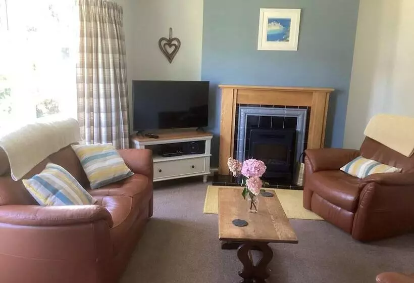 Residenssi Bungalow By The Beach, Sleeps 6, Snowdonia, Wales