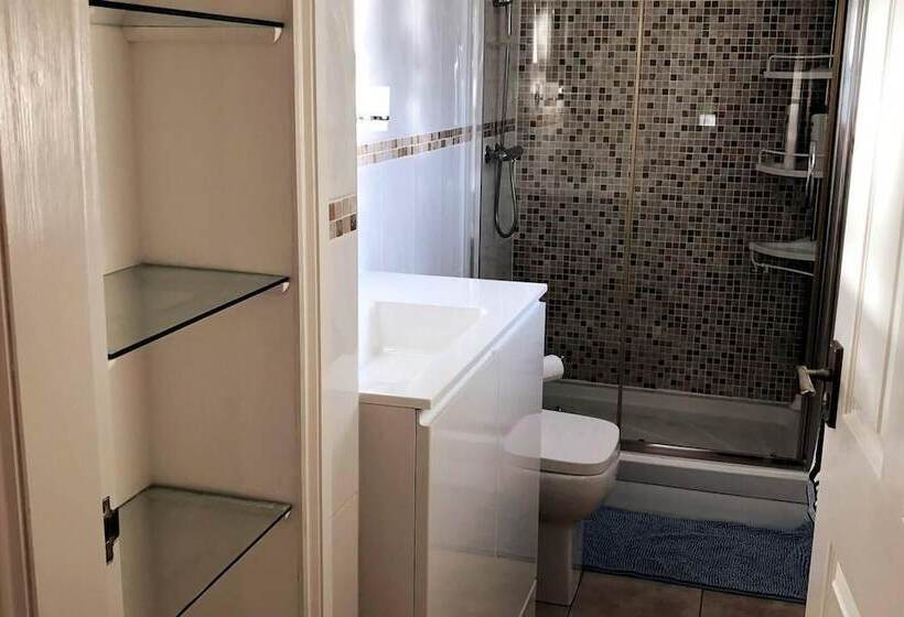 إقامة Bungalow By The Beach, Sleeps 6, Snowdonia, Wales