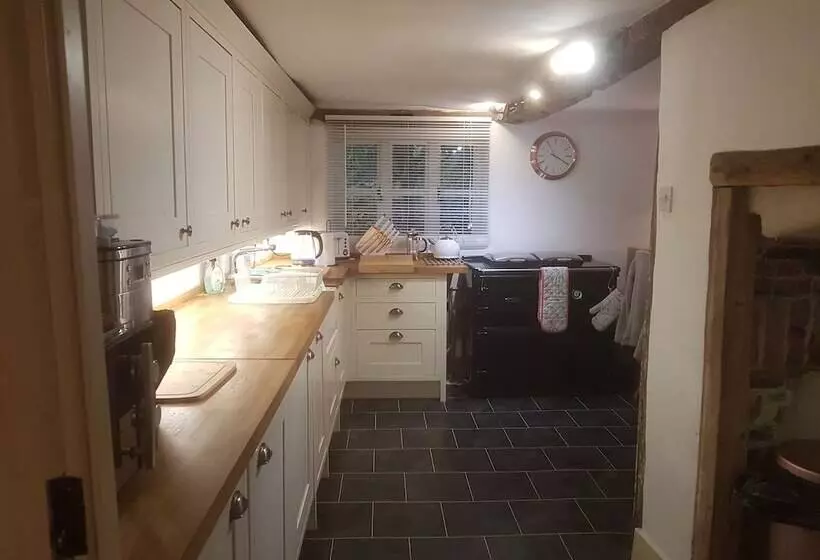 Residenssi Delightful 3 Bed Thatched Cottage Near Winchester