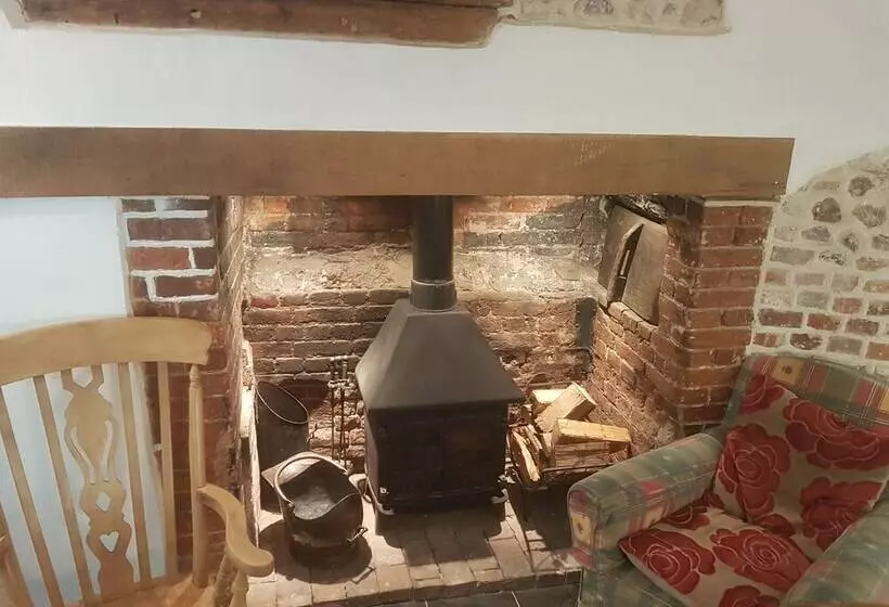 Residenssi Delightful 3 Bed Thatched Cottage Near Winchester