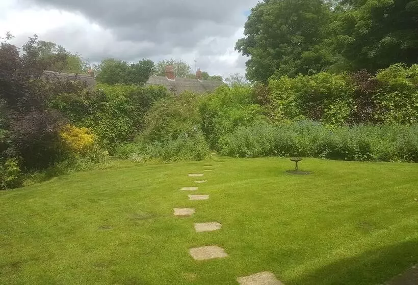 Residenssi Delightful 3 Bed Thatched Cottage Near Winchester