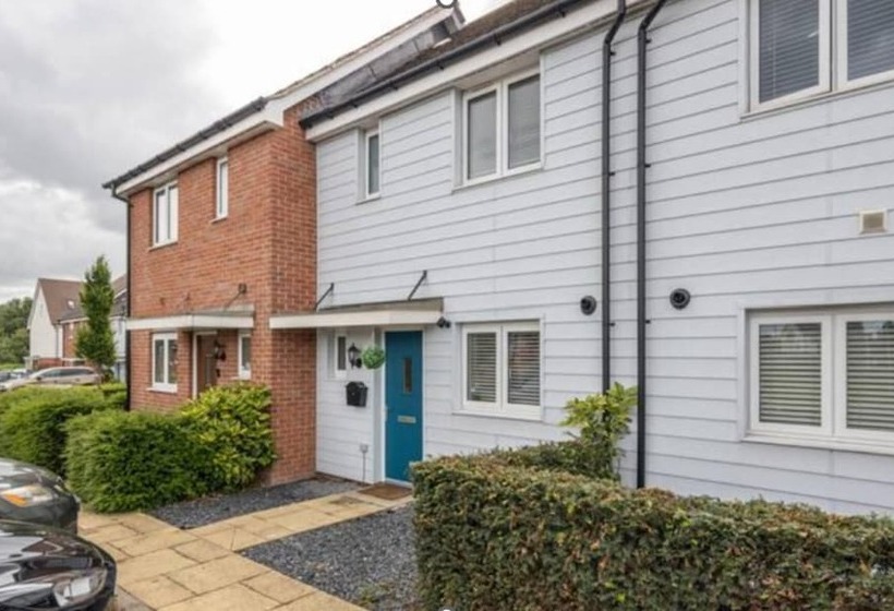 レジデンス Lovely 2 Bed House With 2 Bathrooms In Dartford