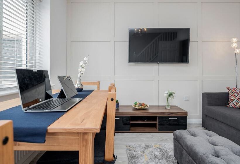 レジデンス Lovely 2 Bed House With 2 Bathrooms In Dartford