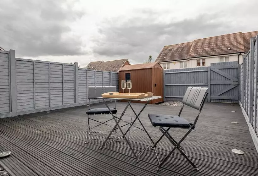 レジデンス Lovely 2 Bed House With 2 Bathrooms In Dartford