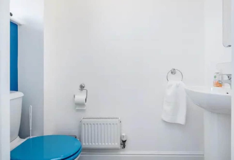 レジデンス Lovely 2 Bed House With 2 Bathrooms In Dartford