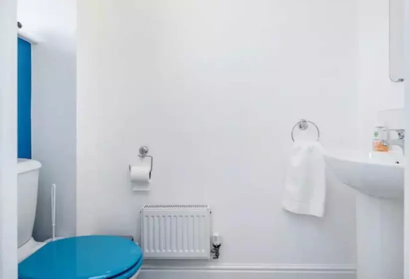 レジデンス Lovely 2 Bed House With 2 Bathrooms In Dartford