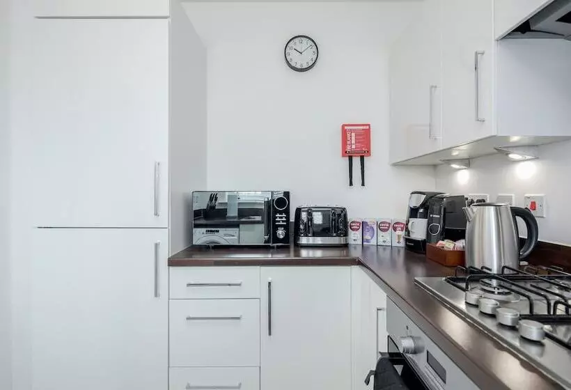 レジデンス Lovely 2 Bed House With 2 Bathrooms In Dartford